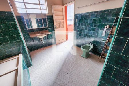 Casa para alugar com 630m², 5 quartos e 6 vagasBanheiro Social