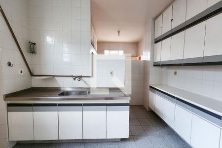 Casa para alugar com 630m², 5 quartos e 6 vagasCozinha