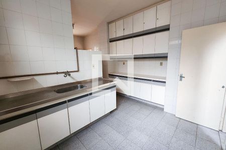 Casa para alugar com 630m², 5 quartos e 6 vagasCozinha