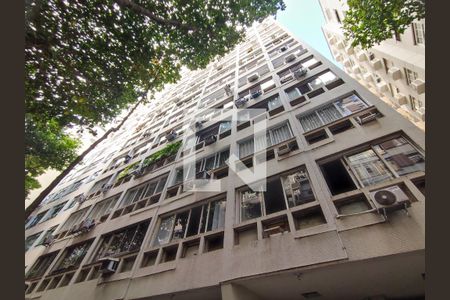 Apartamento à venda com 150m², 2 quartos e 1 vaga Apartamento à venda com 150m², 2 quartos e 1 vagaFachada