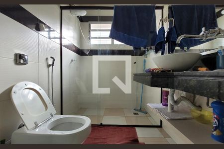 Casa à venda com 470m², 3 quartos e 3 vagasBanheiro da suíte 3