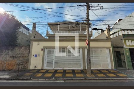 Casa à venda com 470m², 3 quartos e 3 vagasFachada