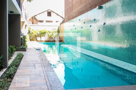 Studio para alugar com 27m², 1 quarto e sem vaga Studio para alugar com 27m², 1 quarto e sem vagaÁrea comum - Piscina