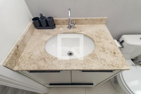 Banheiro de kitnet/studio para alugar com 1 quarto, 27m² em Santa Ifigênia, São Paulo