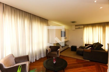 Apartamento à venda com 167m², 2 quartos e 3 vagasSala