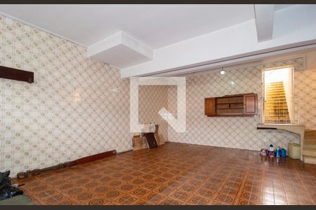 Casa à venda com 200m², 4 quartos e 6 vagas Casa à venda com 200m², 4 quartos e 6 vagasGaragem