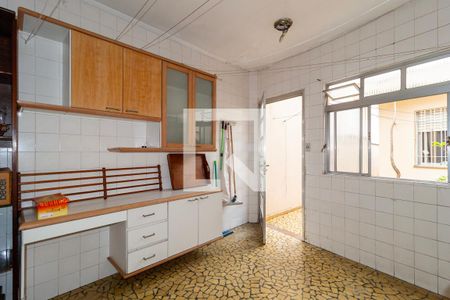 Casa à venda com 200m², 4 quartos e 6 vagas Casa à venda com 200m², 4 quartos e 6 vagasÁrea de Serviço