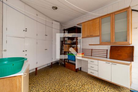 Casa à venda com 200m², 4 quartos e 6 vagas Casa à venda com 200m², 4 quartos e 6 vagasÁrea de Serviço