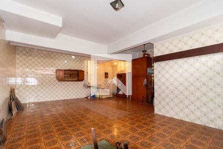 Casa à venda com 200m², 4 quartos e 6 vagas Casa à venda com 200m², 4 quartos e 6 vagasGaragem