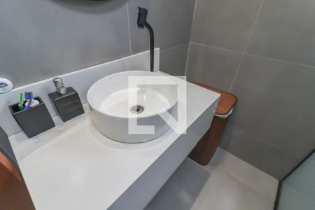 Casa à venda com 435m², 3 quartos e 2 vagas Casa à venda com 435m², 3 quartos e 2 vagasBanheiro