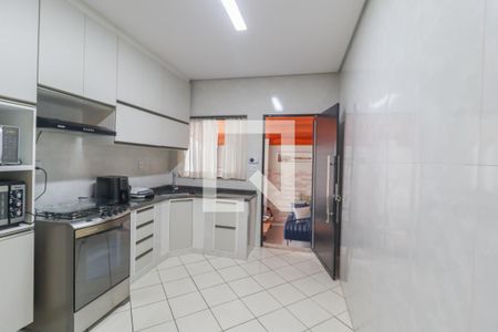 Casa à venda com 435m², 3 quartos e 2 vagas Casa à venda com 435m², 3 quartos e 2 vagasCozinha