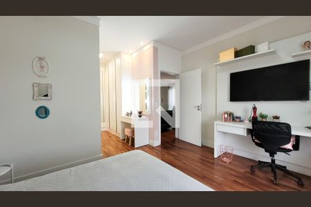 Casa de condomínio à venda com 329m², 4 quartos e 4 vagasSuite 3