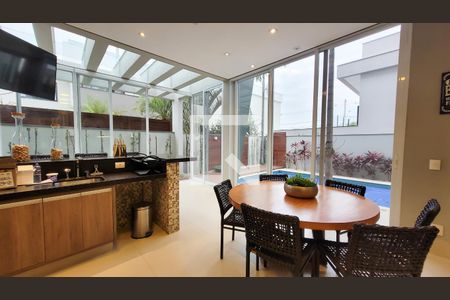 Casa de condomínio à venda com 329m², 4 quartos e 4 vagasÁrea gourmet