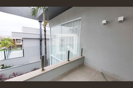 Casa de condomínio à venda com 329m², 4 quartos e 4 vagasVaranda Suite 1