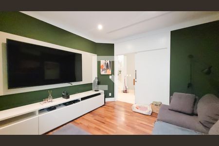 Casa de condomínio à venda com 329m², 4 quartos e 4 vagasSala de TV