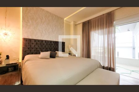 Casa de condomínio à venda com 329m², 4 quartos e 4 vagasSuite 1