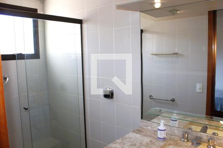 Apartamento à venda com 280m², 3 quartos e 4 vagasBanheiro da Suíte 2