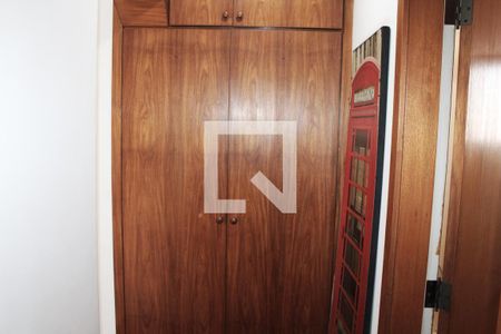 Apartamento à venda com 280m², 3 quartos e 4 vagasArmário no Corredor