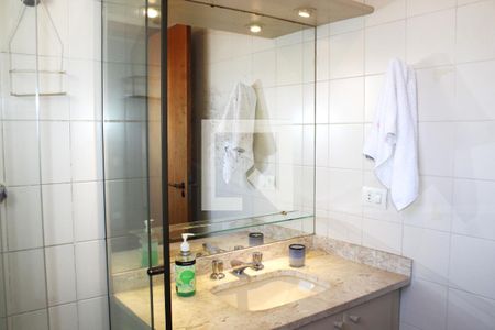 Apartamento à venda com 280m², 3 quartos e 4 vagasBanheiro da Suíte 1