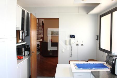 Apartamento à venda com 280m², 3 quartos e 4 vagasCozinha