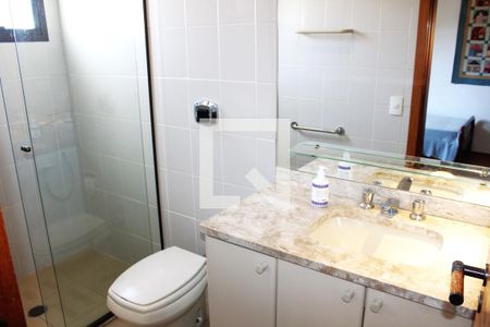 Apartamento à venda com 280m², 3 quartos e 4 vagasBanheiro da Suíte 2