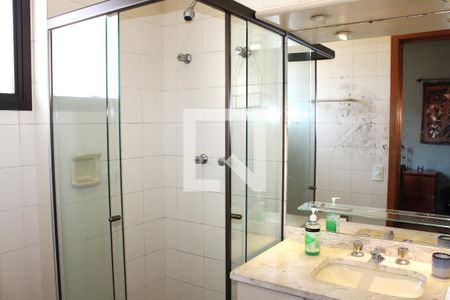 Apartamento à venda com 280m², 3 quartos e 4 vagasBanheiro da Suíte 1