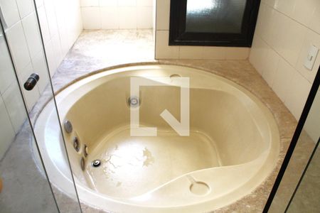 Apartamento à venda com 280m², 3 quartos e 4 vagasBanheiro da Suíte 3