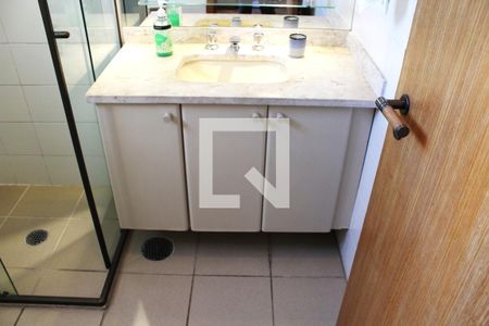 Apartamento à venda com 280m², 3 quartos e 4 vagasBanheiro da Suíte 1