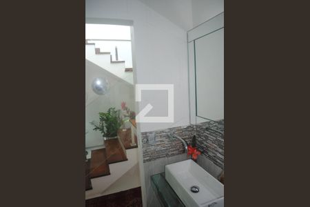 Casa para alugar com 400m², 4 quartos e 3 vagasBanheiro Social 