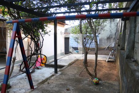 Casa para alugar com 250m², 3 quartos e 6 vagasQuintal