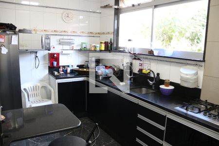 Casa para alugar com 250m², 3 quartos e 6 vagasCozinha