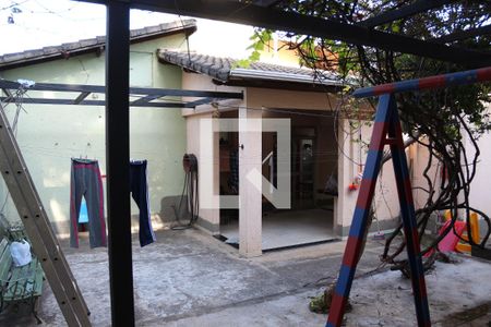 Casa para alugar com 250m², 3 quartos e 6 vagasQuintal