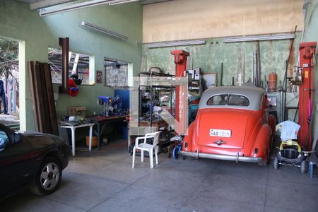 Casa para alugar com 250m², 3 quartos e 6 vagasQuintal