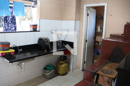 Casa para alugar com 250m², 3 quartos e 6 vagasCozinha