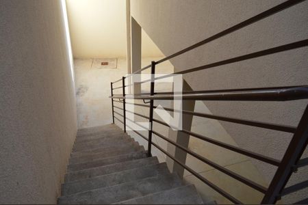 Casa à venda com 210m², 3 quartos e 2 vagasEscada para o quintal