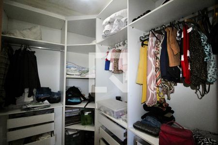 Apartamento para alugar com 300m², 3 quartos e sem vaga Apartamento para alugar com 300m², 3 quartos e sem vagaCloset da suíte