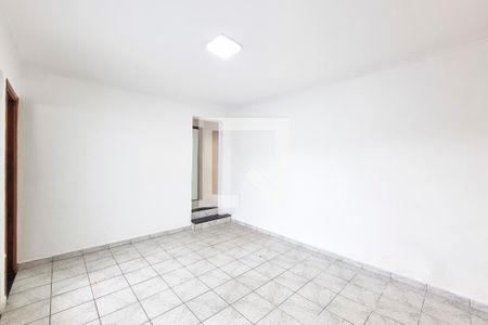 Casa para alugar com 100m², 3 quartos e 2 vagasSala