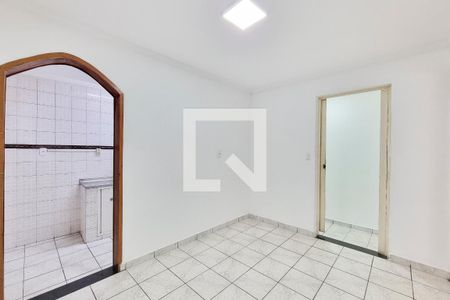 Casa para alugar com 100m², 3 quartos e 2 vagasCozinha 