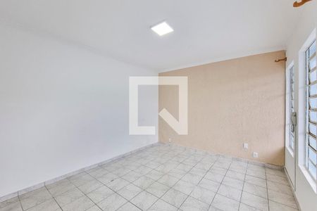 Casa para alugar com 100m², 3 quartos e 2 vagasSala