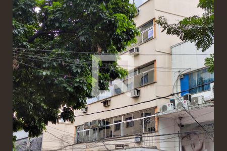 Apartamento à venda com 100m², 3 quartos e 1 vaga Apartamento à venda com 100m², 3 quartos e 1 vagaPlaca