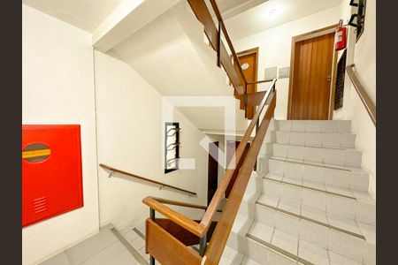 Apartamento para alugar com 88m², 3 quartos e 1 vagaEscada