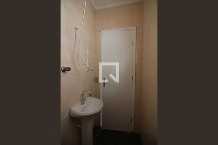 Casa para alugar com 100m², 3 quartos e 2 vagasBanheiro de serviço