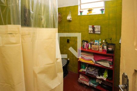 Casa à venda com 150m², 3 quartos e 8 vagas Casa à venda com 150m², 3 quartos e 8 vagasBanherio