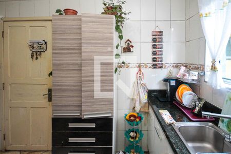 Casa à venda com 150m², 3 quartos e 8 vagas Casa à venda com 150m², 3 quartos e 8 vagasCozinha