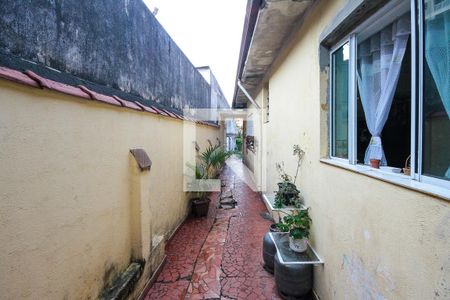 Casa à venda com 150m², 3 quartos e 8 vagas Casa à venda com 150m², 3 quartos e 8 vagasCorredor externo