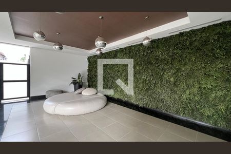 Apartamento à venda com 84m², 2 quartos e 2 vagasHall social