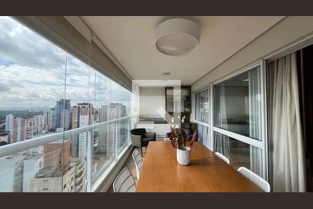 Apartamento à venda com 84m², 2 quartos e 2 vagasVaranda