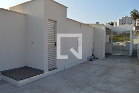 Casa à venda com 210m², 3 quartos e 1 vagaÁrea externa  