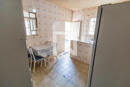 Casa à venda com 360m², 3 quartos e 2 vagas Casa à venda com 360m², 3 quartos e 2 vagasCozinha