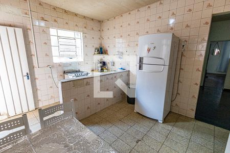 Casa à venda com 360m², 3 quartos e 2 vagas Casa à venda com 360m², 3 quartos e 2 vagasCozinha